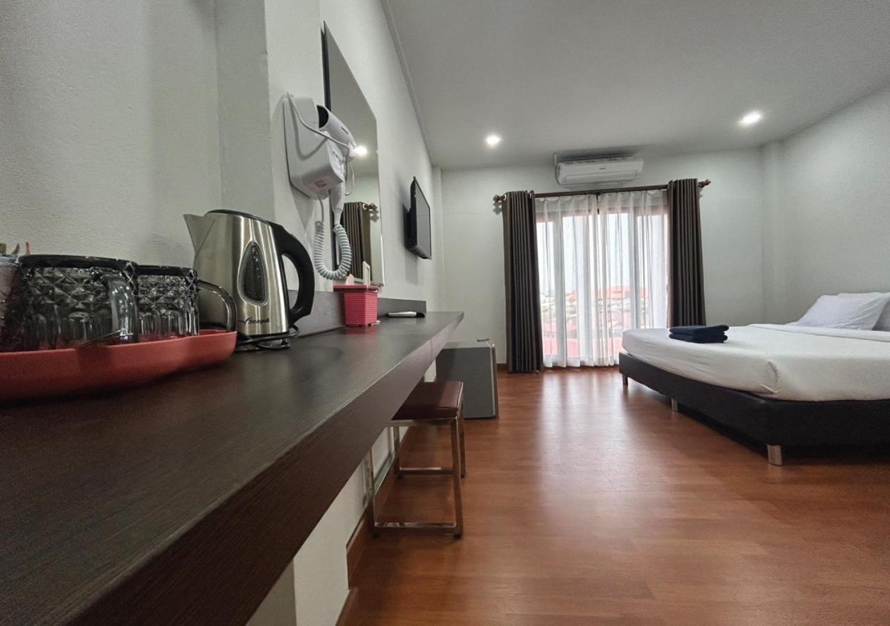 Bordin Hotel Ubon Ratchathani Bagian luar foto