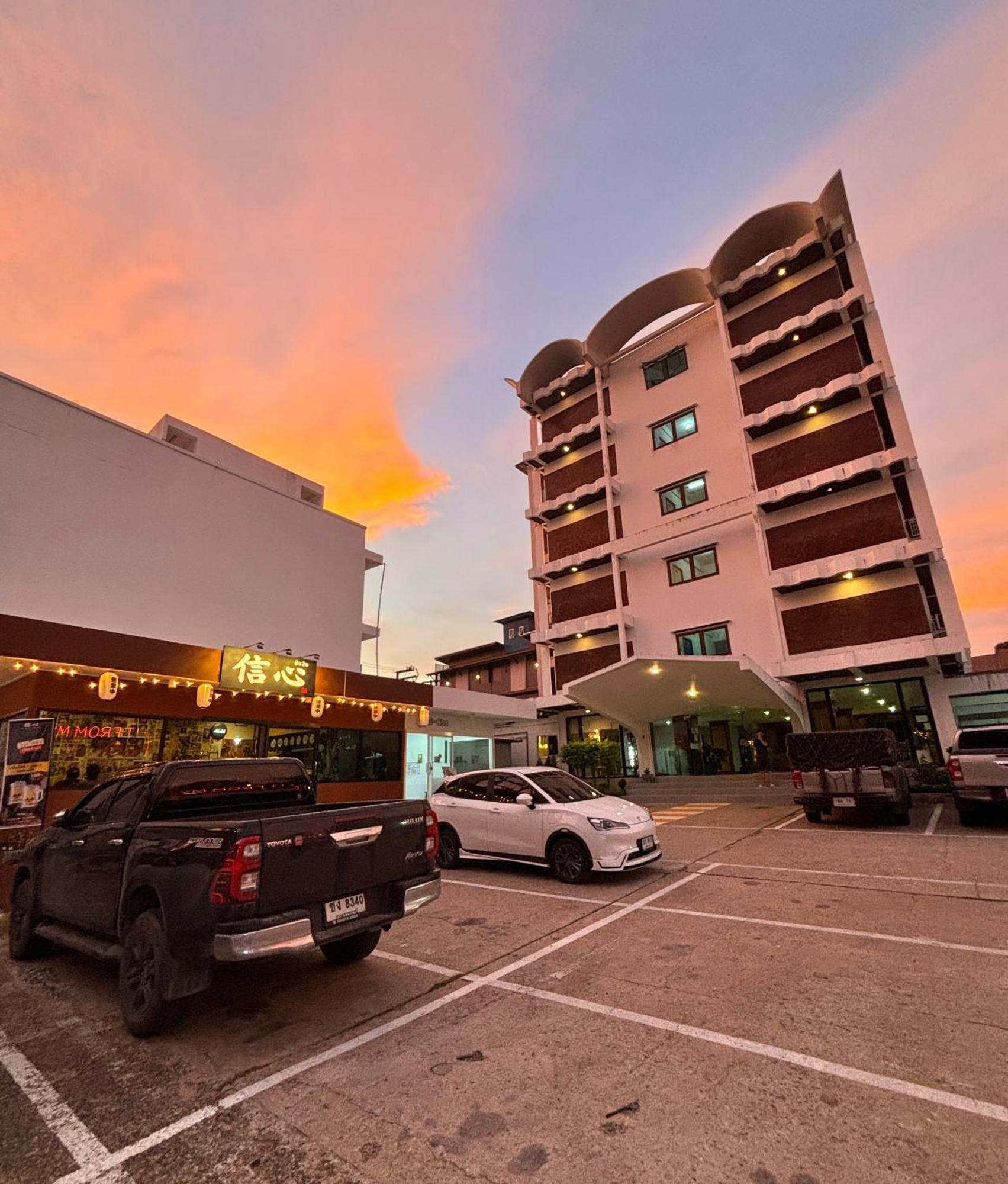 Bordin Hotel Ubon Ratchathani Bagian luar foto