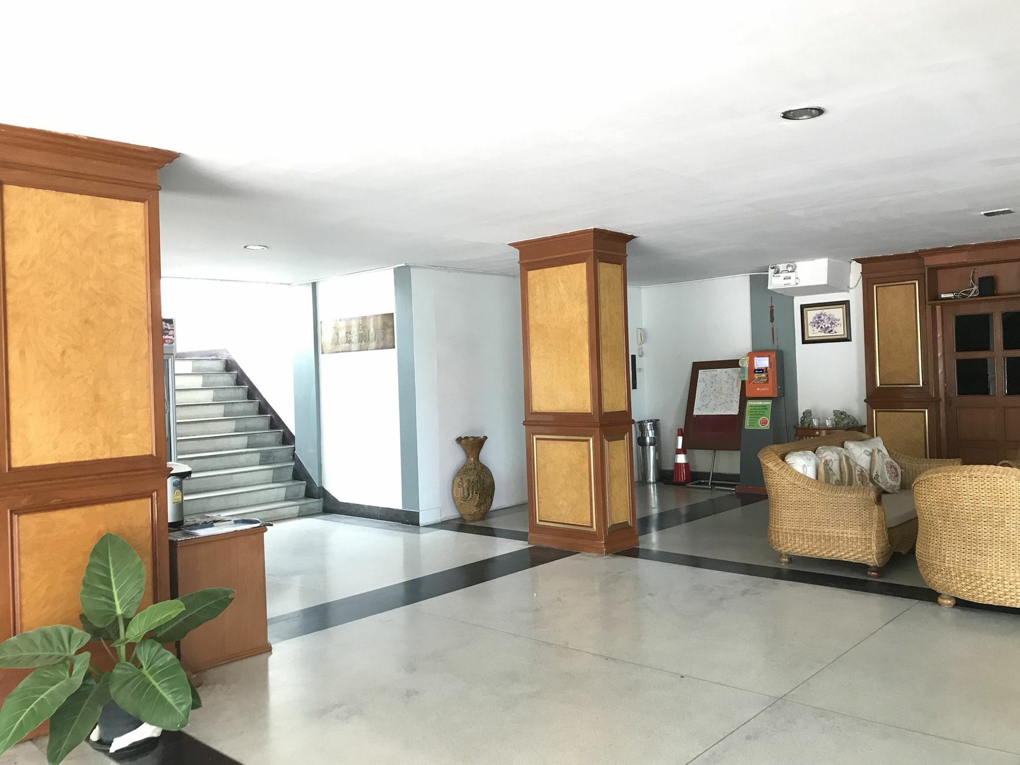 Bordin Hotel Ubon Ratchathani Bagian luar foto